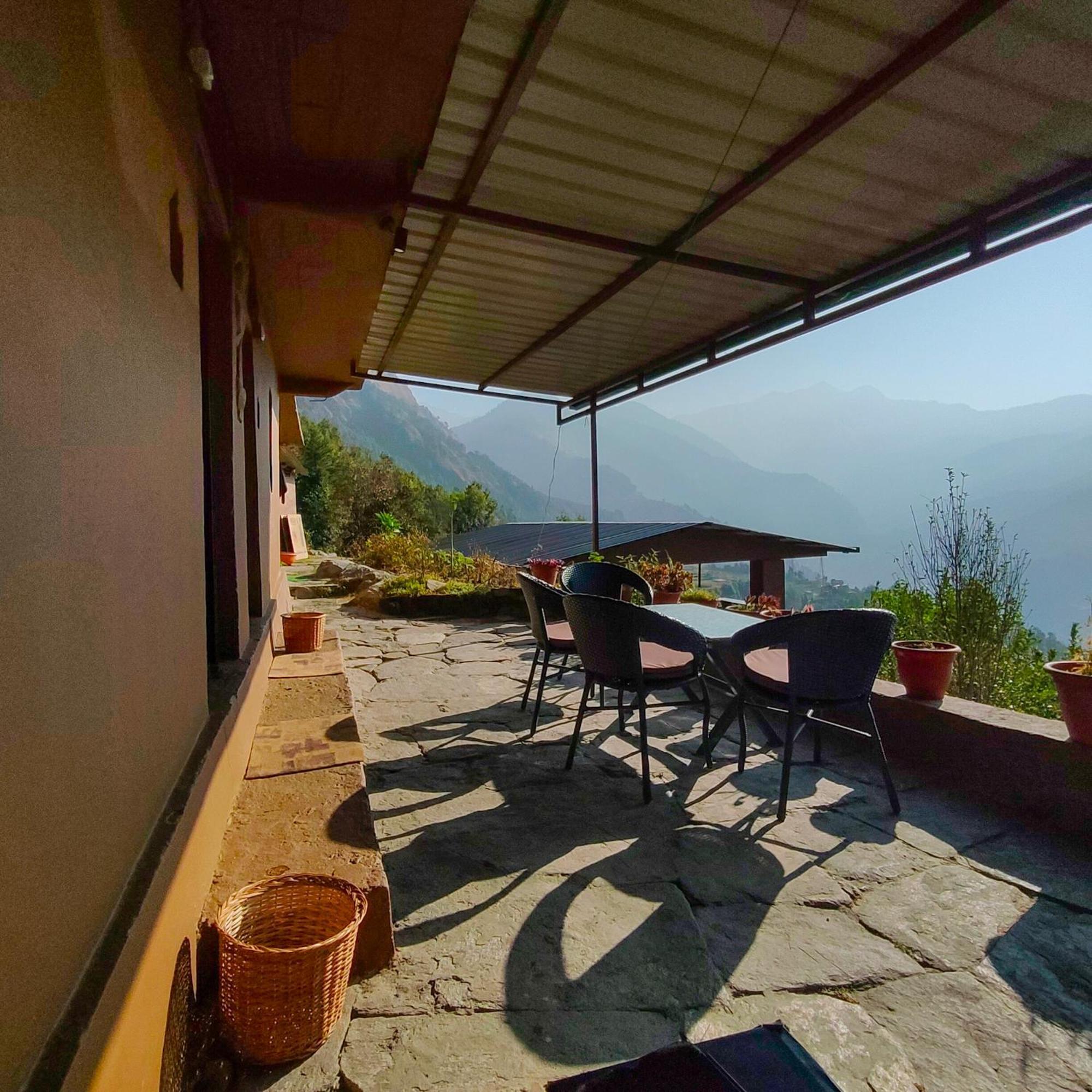 Cafe Buransh Villa Sari Exterior photo